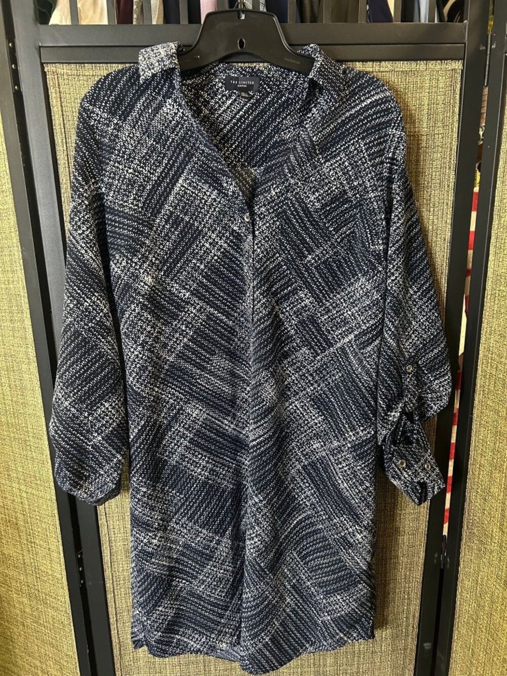 #1006 The Limited Ashton Medium Plaid Tunic Top Navy White Button-Up